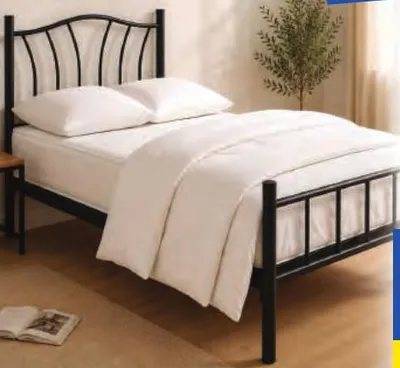Lit 1 place 90x190cm + matelas + couette + oreiller + table de chevet