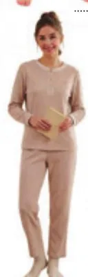 Pyjama en velours demi boutonné