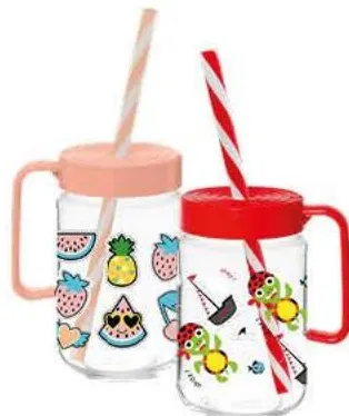 Mug en verre décoré avec couvercle et paille